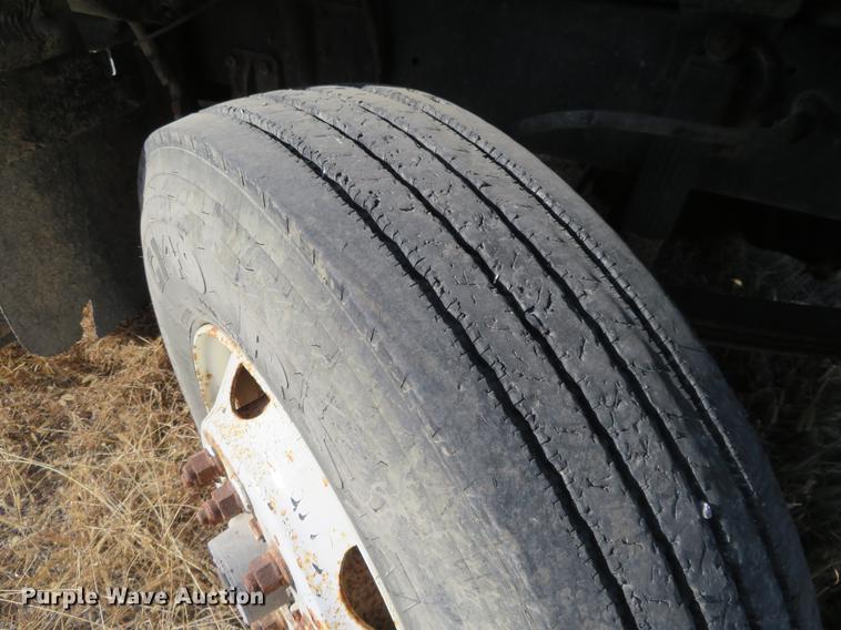 image for item DC0822 1994 Ford Aero Max L9000 semi truck