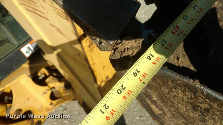 image for item DC0831 1995 John Deere 310D backhoe