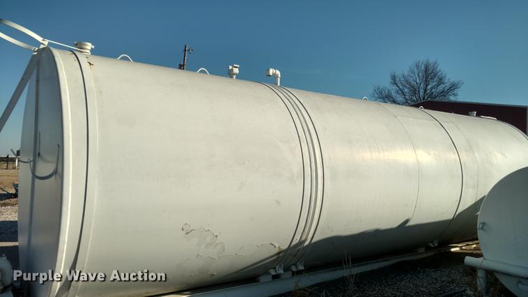 image for item DC0834 (2) diesel fuel tanks