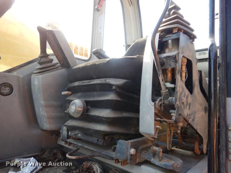 image for item DC5993 2002 Kobelco SK330LC-6E excavator