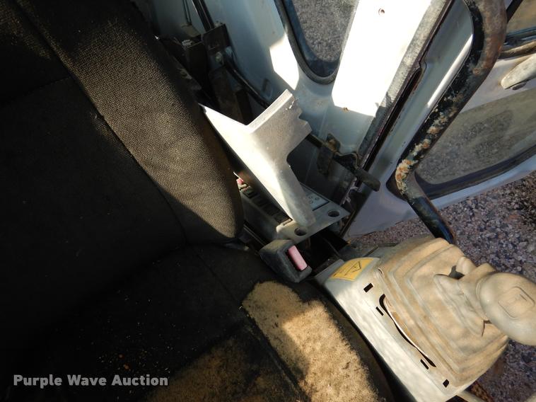 image for item DC5993 2002 Kobelco SK330LC-6E excavator