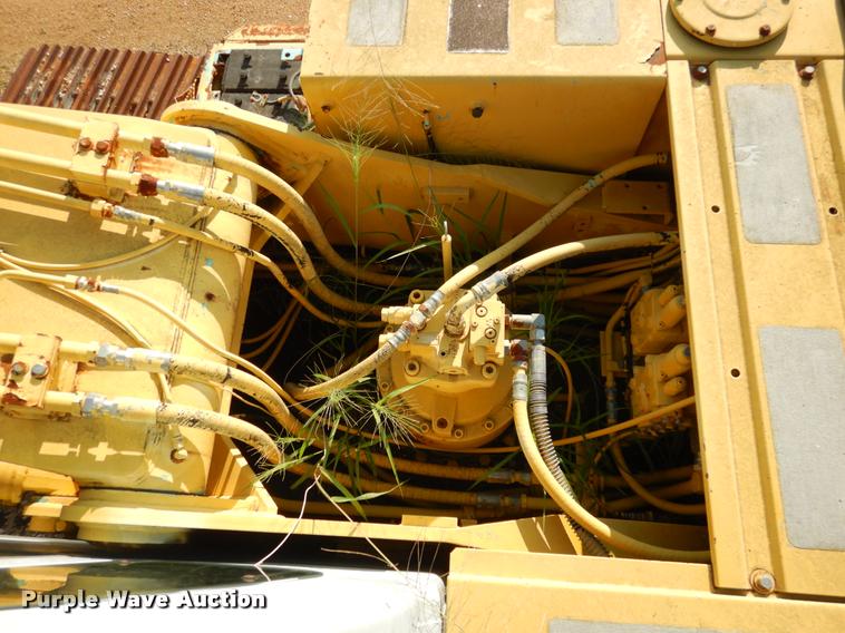 image for item DC5993 2002 Kobelco SK330LC-6E excavator