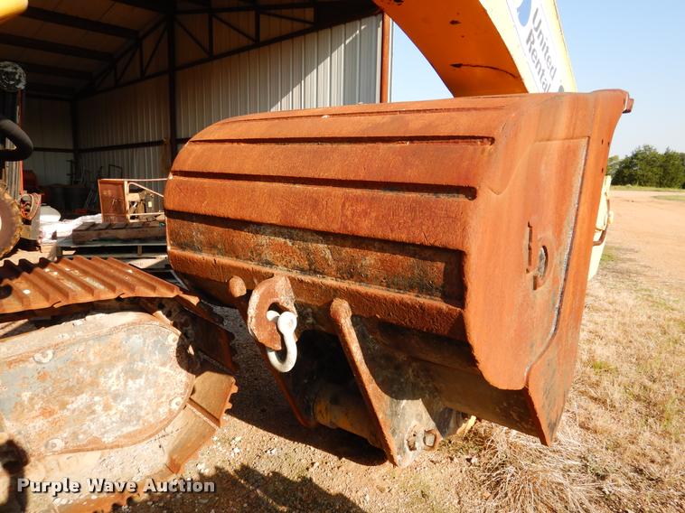 image for item DC5993 2002 Kobelco SK330LC-6E excavator