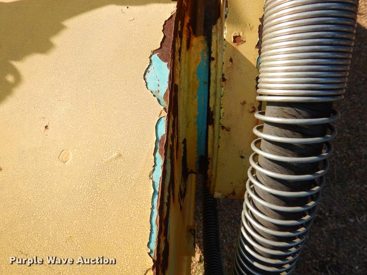 image for item DC5993 2002 Kobelco SK330LC-6E excavator