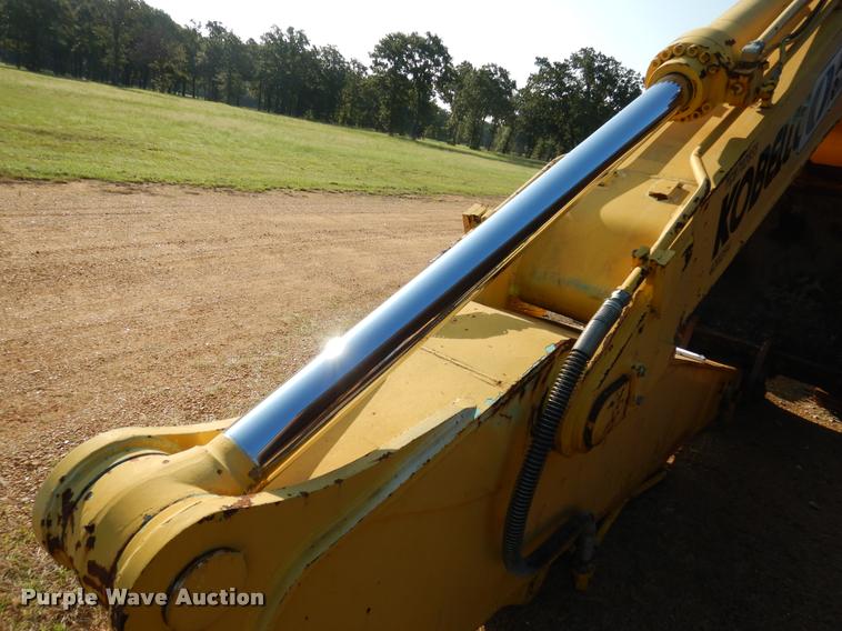 image for item DC5993 2002 Kobelco SK330LC-6E excavator