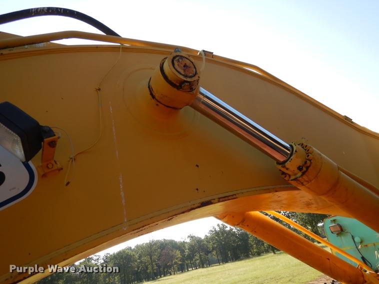 image for item DC5993 2002 Kobelco SK330LC-6E excavator