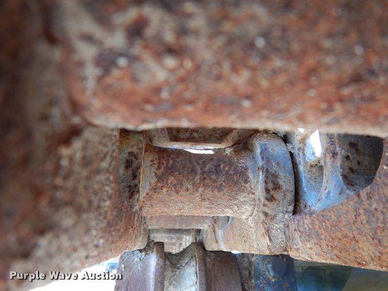 image for item DC5993 2002 Kobelco SK330LC-6E excavator