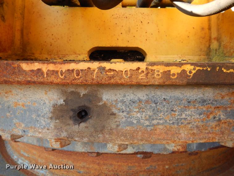 image for item DC5993 2002 Kobelco SK330LC-6E excavator