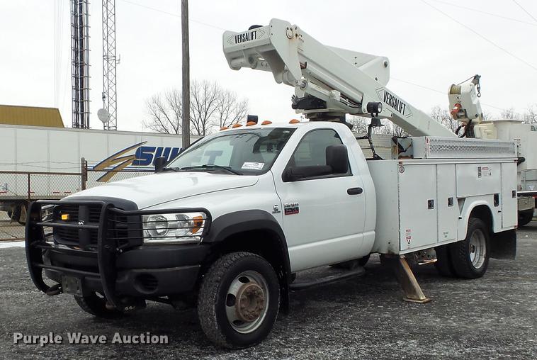 image for item DC7450 2010 Dodge Ram 5500 bucket truck