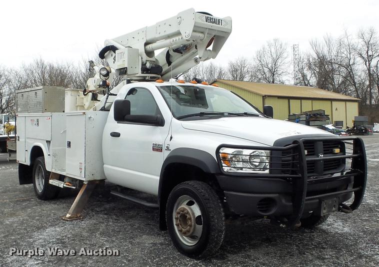 image for item DC7450 2010 Dodge Ram 5500 bucket truck
