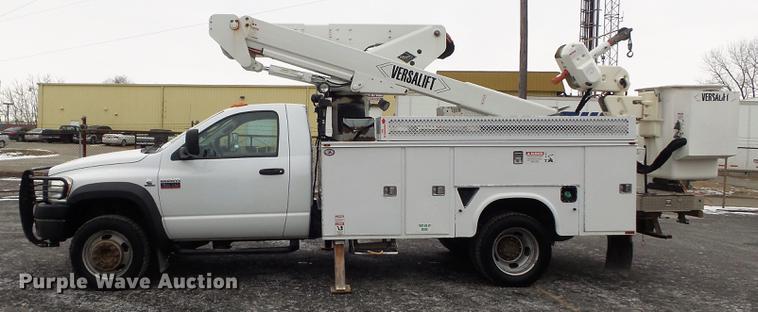 image for item DC7450 2010 Dodge Ram 5500 bucket truck
