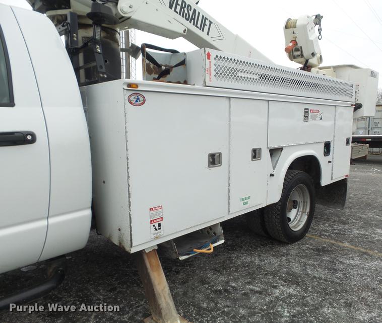 image for item DC7450 2010 Dodge Ram 5500 bucket truck