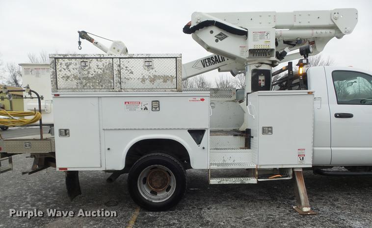 image for item DC7450 2010 Dodge Ram 5500 bucket truck