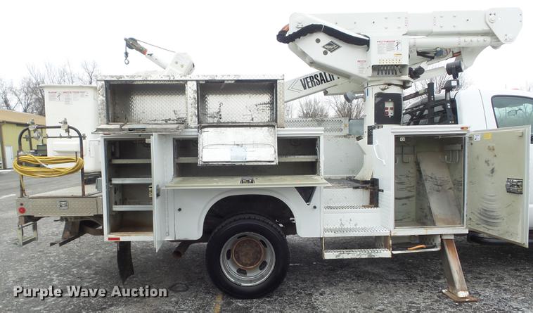 image for item DC7450 2010 Dodge Ram 5500 bucket truck