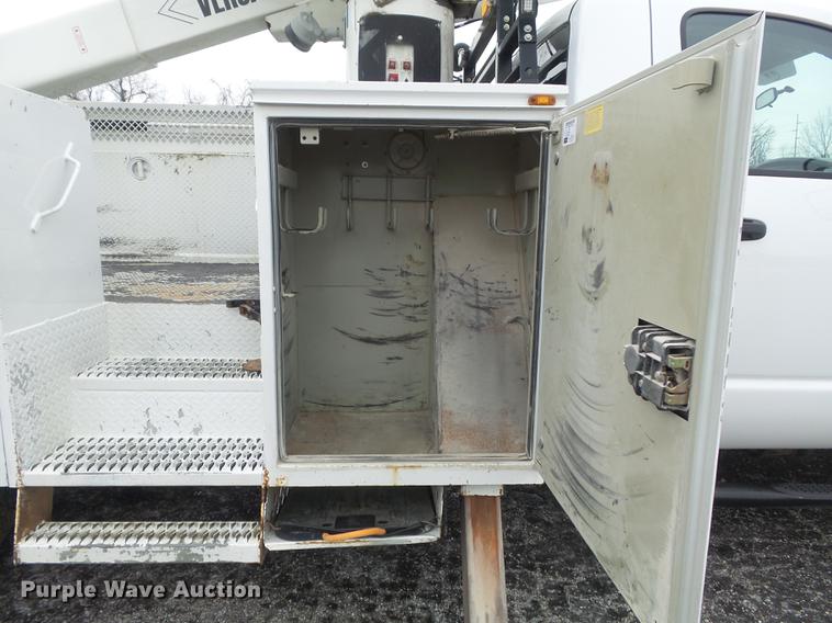 image for item DC7450 2010 Dodge Ram 5500 bucket truck