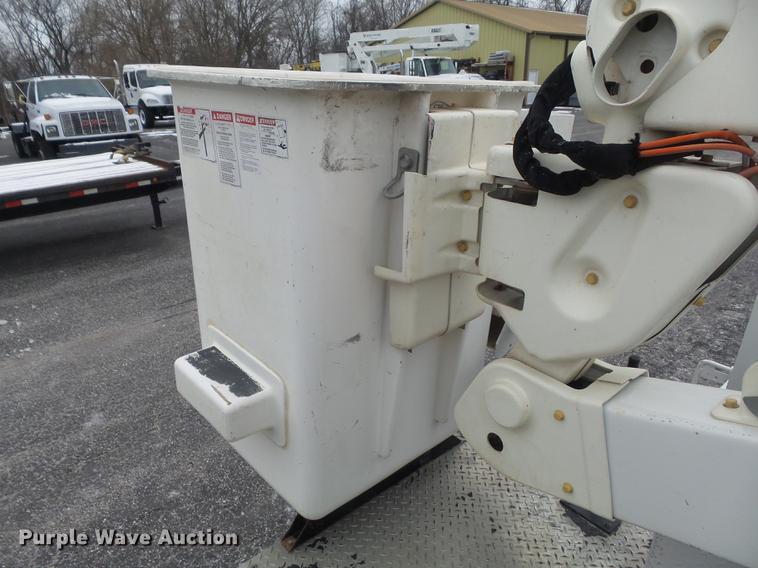 image for item DC7450 2010 Dodge Ram 5500 bucket truck