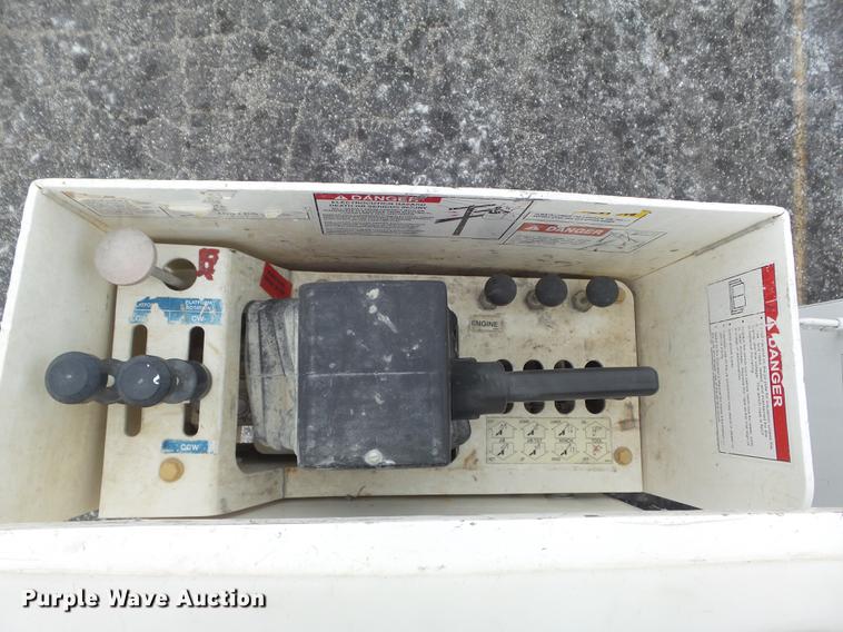 image for item DC7450 2010 Dodge Ram 5500 bucket truck