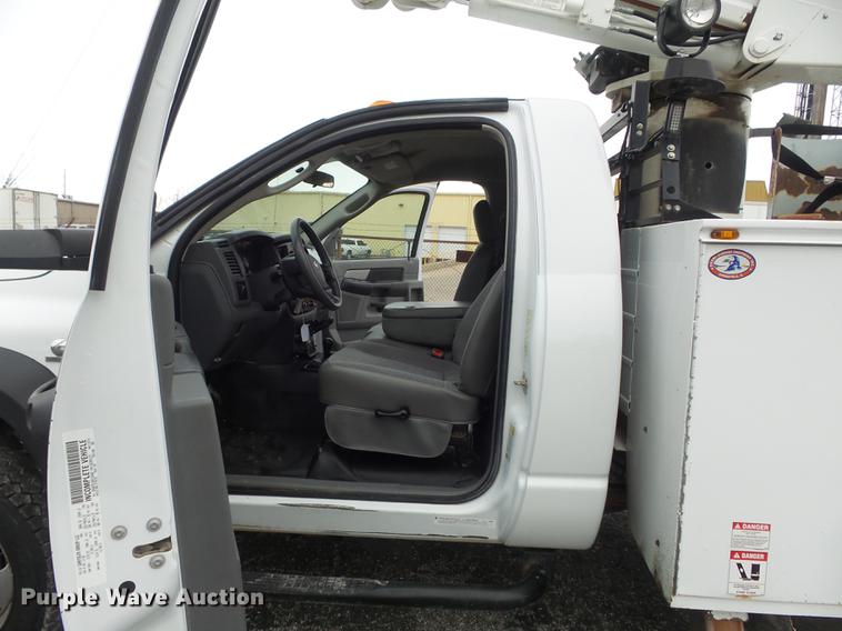 image for item DC7450 2010 Dodge Ram 5500 bucket truck
