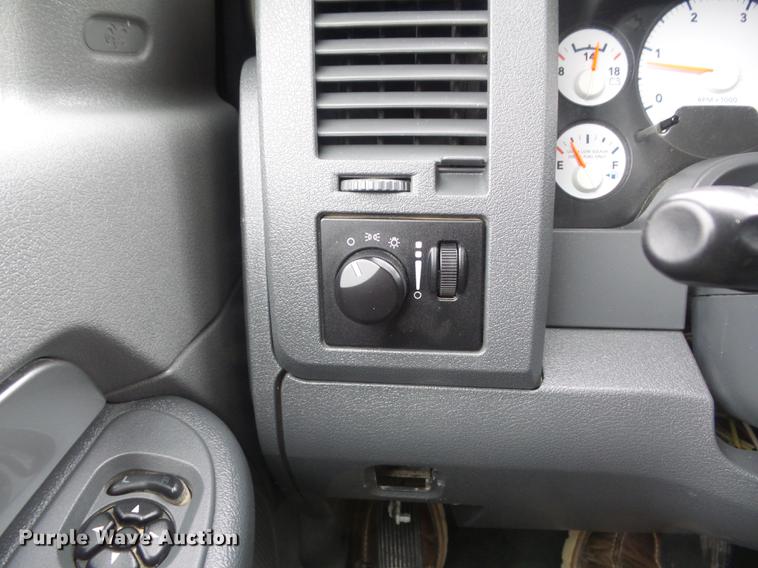 image for item DC7450 2010 Dodge Ram 5500 bucket truck