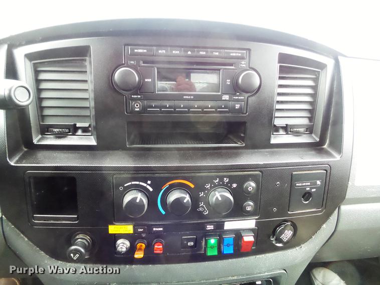 image for item DC7450 2010 Dodge Ram 5500 bucket truck