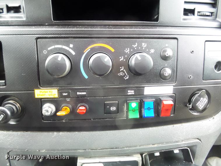 image for item DC7450 2010 Dodge Ram 5500 bucket truck