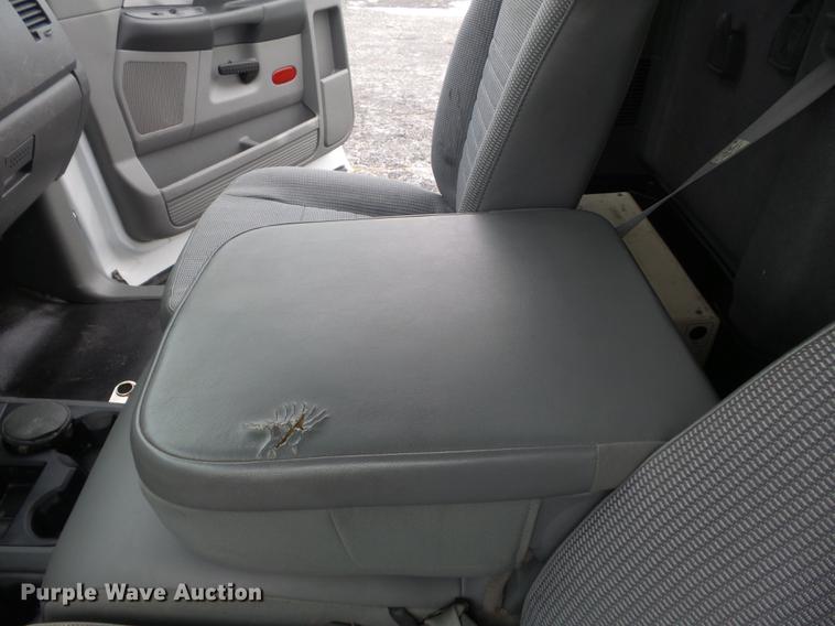 image for item DC7450 2010 Dodge Ram 5500 bucket truck