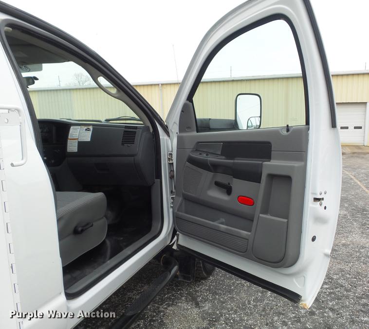 image for item DC7450 2010 Dodge Ram 5500 bucket truck