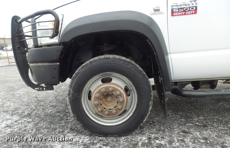 image for item DC7450 2010 Dodge Ram 5500 bucket truck