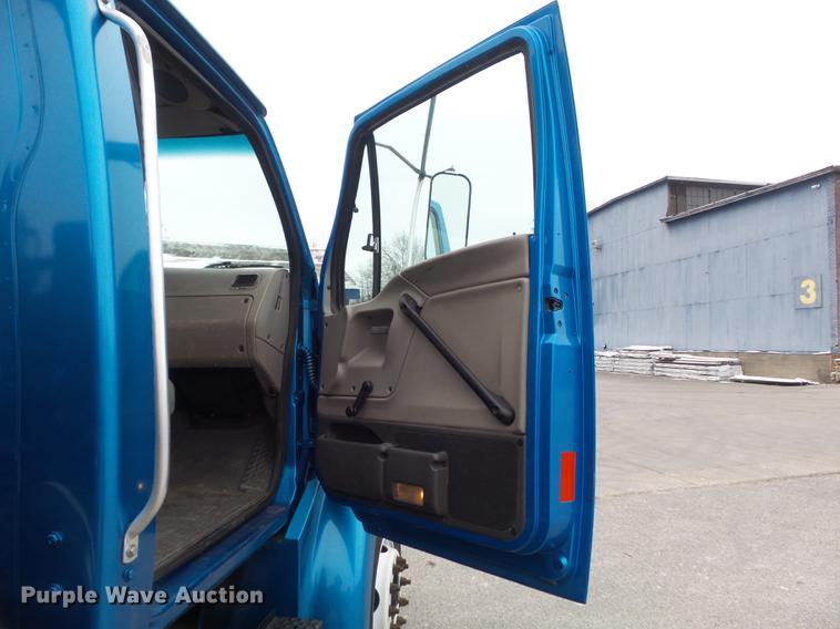 image for item DC7465 2006 Sterling Acterra crane truck