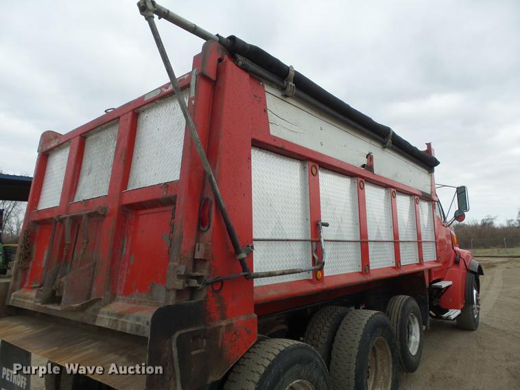 image for item DC7468 2002 Sterling LT8500 dump truck