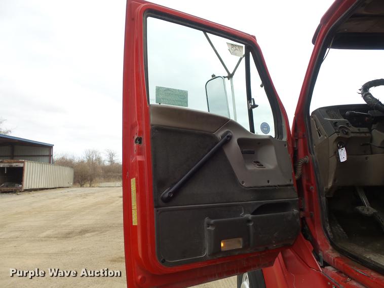 image for item DC7468 2002 Sterling LT8500 dump truck