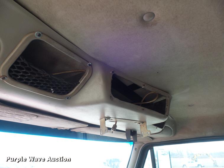 image for item DC7468 2002 Sterling LT8500 dump truck