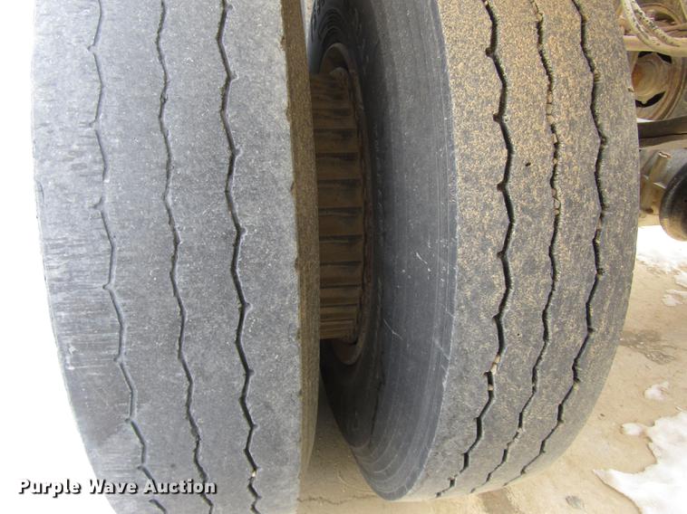 image for item DD2932 1995 Load King 2060-38-3 bottom dump trailer