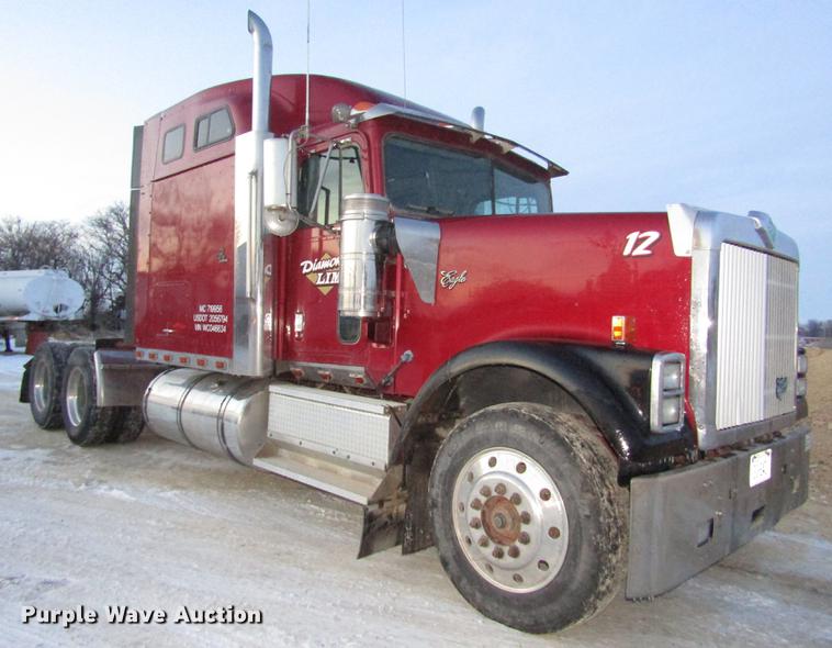 image for item DD2939 1998 International 9300 semi truck