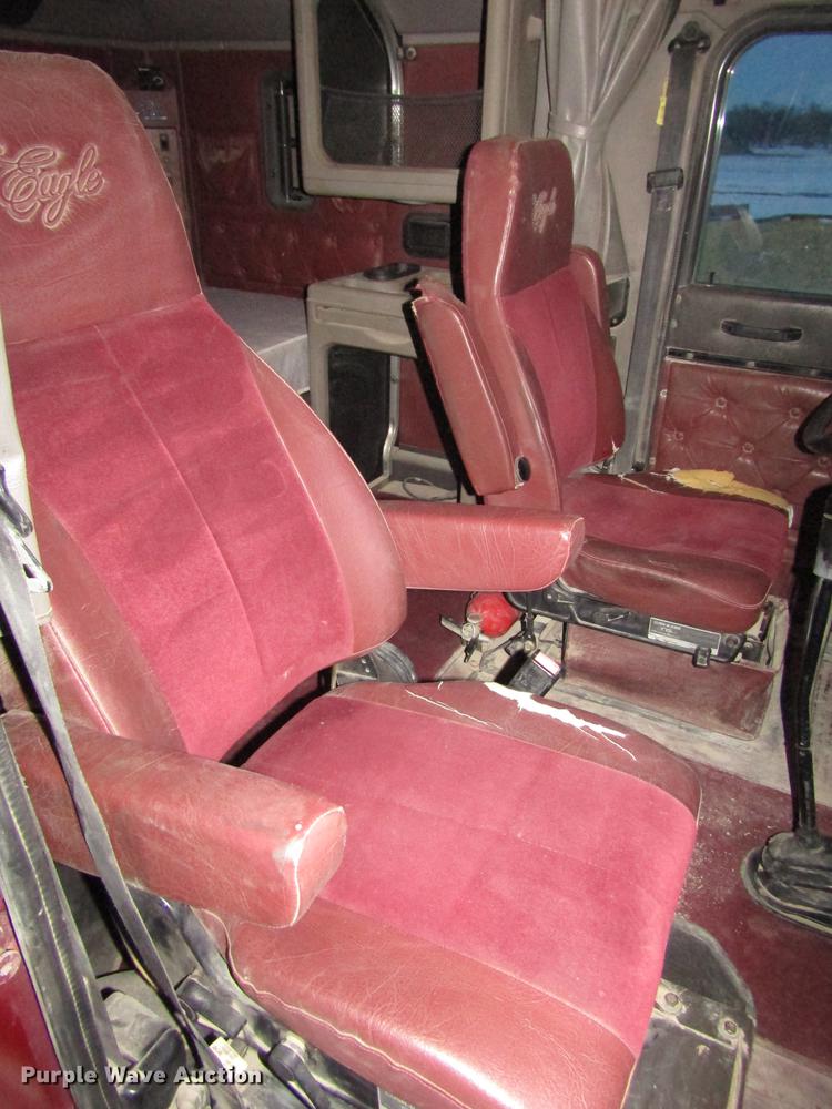 image for item DD2939 1998 International 9300 semi truck