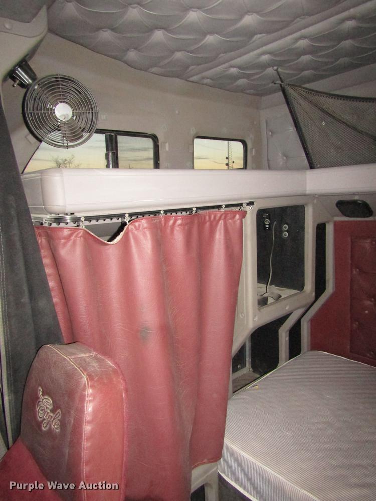 image for item DD2939 1998 International 9300 semi truck