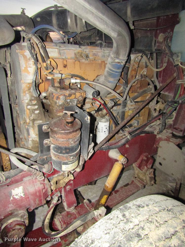 image for item DD2939 1998 International 9300 semi truck