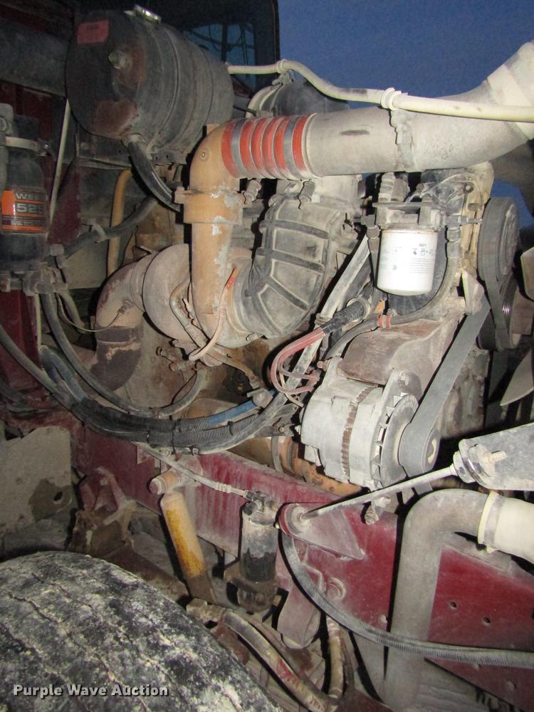 image for item DD2939 1998 International 9300 semi truck