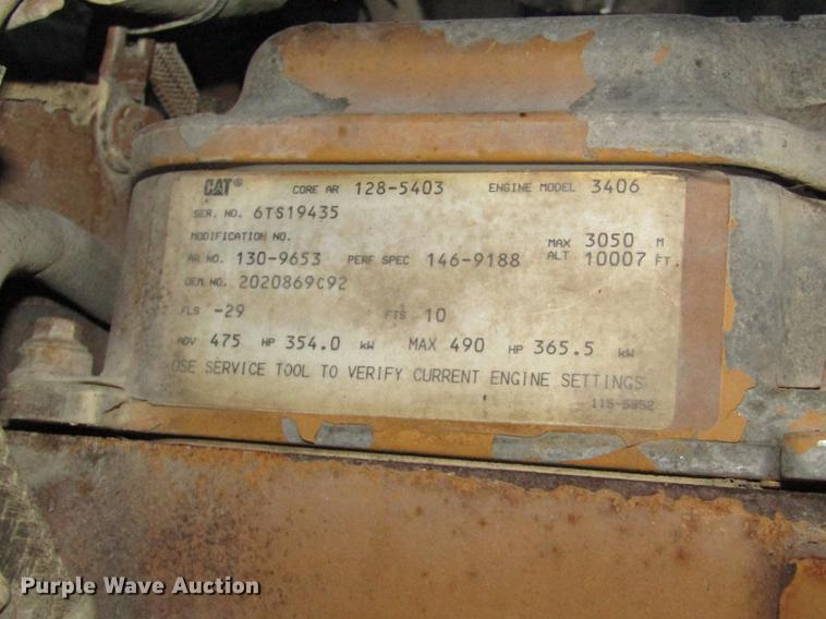 image for item DD2939 1998 International 9300 semi truck