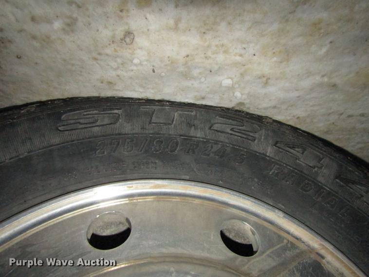 image for item DD2939 1998 International 9300 semi truck