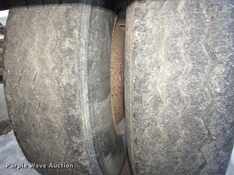 image for item DD2945 1995 Clement 540-0-41 bottom dump trailer