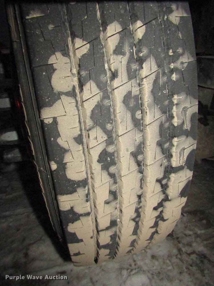 image for item DD2947 2003 Peterbilt 379 semi truck