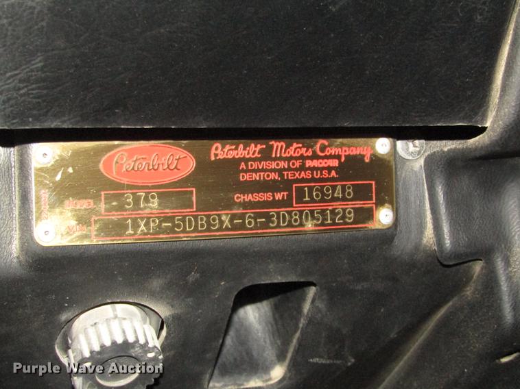 image for item DD2947 2003 Peterbilt 379 semi truck