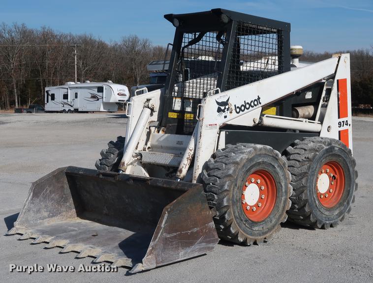 image for item DD9564 1977 Bobcat 974 skid steer