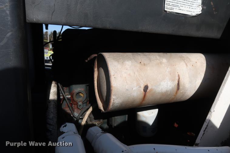 image for item DD9564 1977 Bobcat 974 skid steer