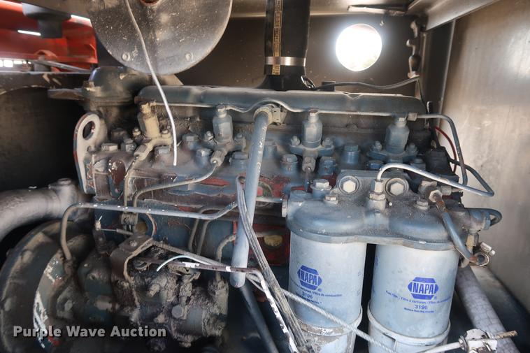 image for item DD9564 1977 Bobcat 974 skid steer