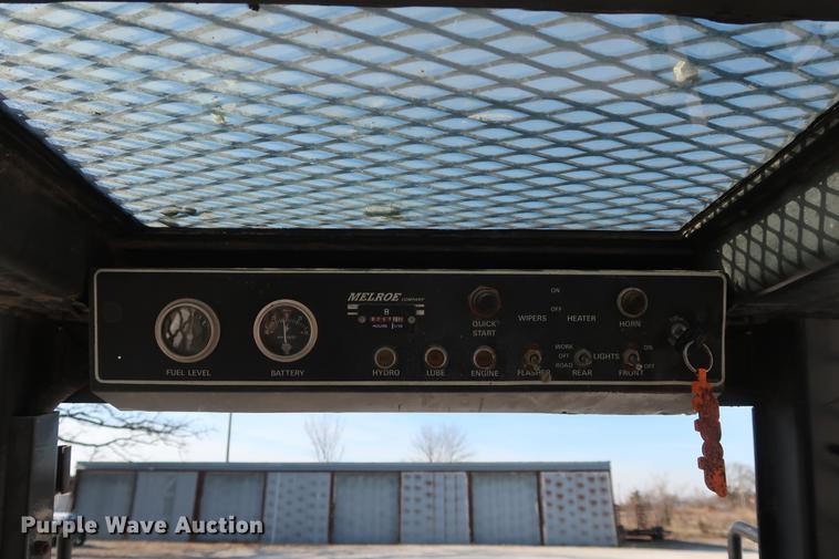 image for item DD9564 1977 Bobcat 974 skid steer