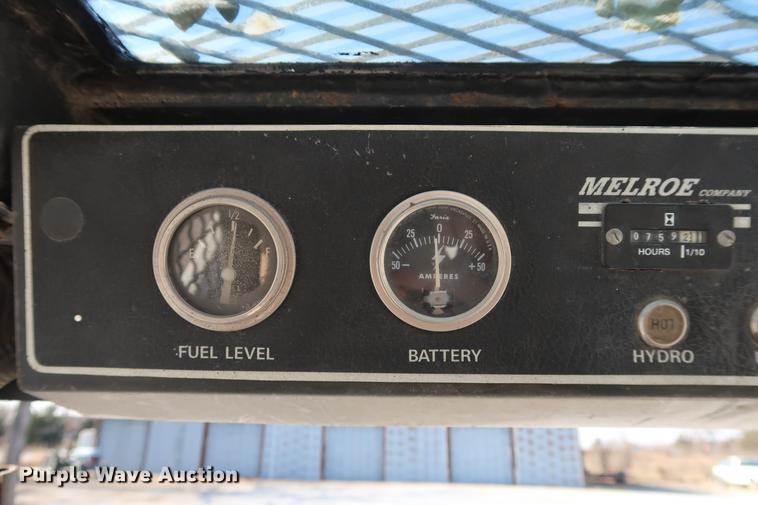 image for item DD9564 1977 Bobcat 974 skid steer