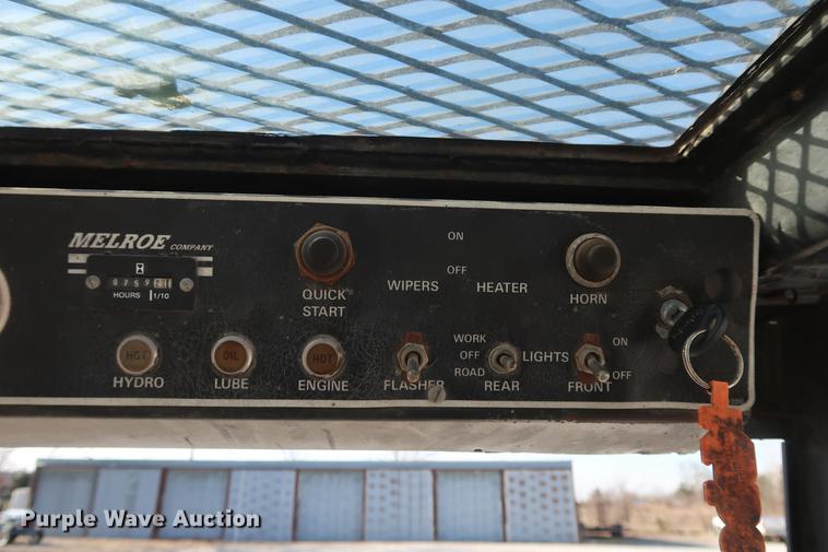 image for item DD9564 1977 Bobcat 974 skid steer