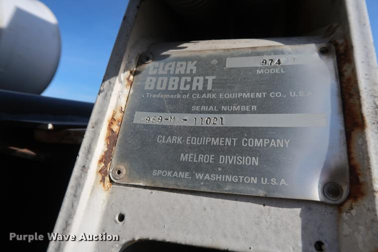 image for item DD9564 1977 Bobcat 974 skid steer